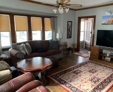 United States Wisconsin West Allis vacation rental compare prices direct by owner 1299897