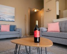 United States Illinois Pekin vacation rental compare prices direct by owner 10595143