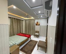 Pakistan Punjab Lahore vacation rental compare prices direct by owner 8113186