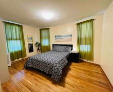 United States New York Bronx vacation rental compare prices direct by owner 15676367