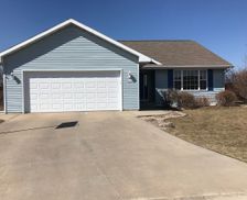 United States Wisconsin Oshkosh vacation rental compare prices direct by owner 2654843