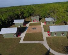 United States Texas Honey Grove vacation rental compare prices direct by owner 958029