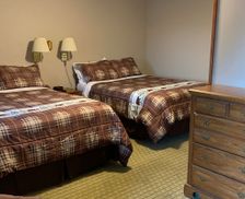 United States New York Schroon Lake vacation rental compare prices direct by owner 569925