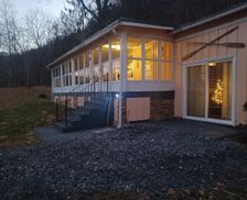 United States West Virginia Hinton vacation rental compare prices direct by owner 2721157