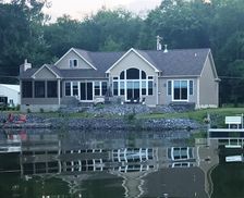 United States New York Baldwinsville vacation rental compare prices direct by owner 1861055