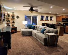 United States Iowa Coralville vacation rental compare prices direct by owner 25685590