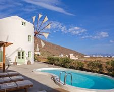 Greece Santorini Imerovigli vacation rental compare prices direct by owner 6469689