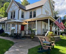 United States New York North Creek vacation rental compare prices direct by owner 10050014