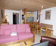 France Auvergne-Rhône-Alpes Huez vacation rental compare prices direct by owner 6326285