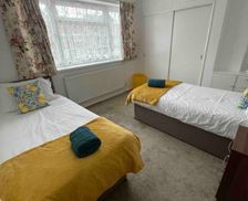 United Kingdom England Luton vacation rental compare prices direct by owner 29058705