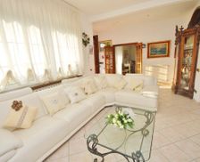 Italy Toscana Camaiore vacation rental compare prices direct by owner 6639096