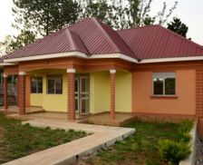 Uganda Western Region Fort Portal vacation rental compare prices direct by owner 5024954