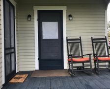 United States Texas New Ulm vacation rental compare prices direct by owner 346729