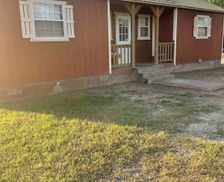 United States Texas Elmendorf vacation rental compare prices direct by owner 9260565