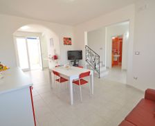 Italy Provincia di Lecce Capilungo vacation rental compare prices direct by owner 5514333