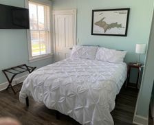 United States Michigan Marquette vacation rental compare prices direct by owner 377704