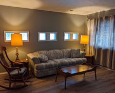 United States Michigan Monroe vacation rental compare prices direct by owner 2849998