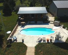 United States Kansas Shawnee vacation rental compare prices direct by owner 878888