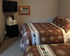 United States New York Schroon Lake vacation rental compare prices direct by owner 811970