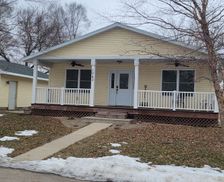 United States Iowa Waterloo vacation rental compare prices direct by owner 29238310