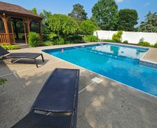 United States New York West Henrietta vacation rental compare prices direct by owner 29597770