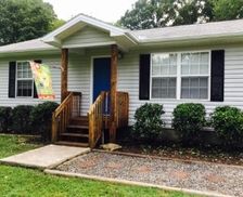 United States North Carolina Hendersonville vacation rental compare prices direct by owner 11402118