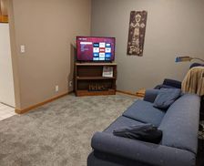 United States Michigan Monroe vacation rental compare prices direct by owner 593492