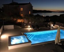 Croatia Split-Dalmatia County Okrug Gornji vacation rental compare prices direct by owner 4034296