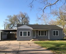 United States Kansas Hutchinson vacation rental compare prices direct by owner 12307525