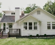 United States Kansas Overland Park vacation rental compare prices direct by owner 5546872