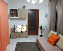 Italy Sicilia Giardini Naxos vacation rental compare prices direct by owner 19700656