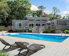 United States New York Hampton Bays vacation rental compare prices direct by owner 11518548