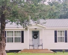 United States Tennessee Linden vacation rental compare prices direct by owner 1926489