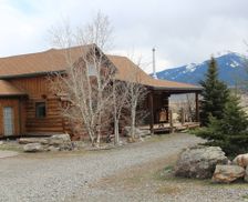 United States Montana Livingston vacation rental compare prices direct by owner 1341720