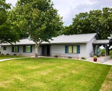 United States Texas Cuero vacation rental compare prices direct by owner 487705