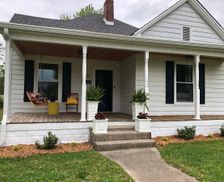 United States Kentucky Elizabethtown vacation rental compare prices direct by owner 2696377