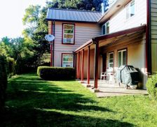 United States Washington White Salmon vacation rental compare prices direct by owner 2097354