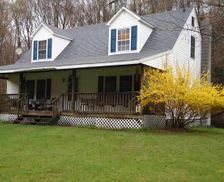 United States New York Livingston Manor vacation rental compare prices direct by owner 705362
