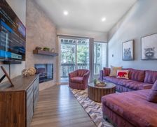 United States California Mammoth Lakes vacation rental compare prices direct by owner 570108
