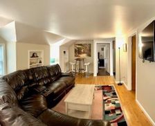 United States New York Jamesville vacation rental compare prices direct by owner 29360385