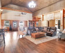 United States Texas Bryan vacation rental compare prices direct by owner 795135