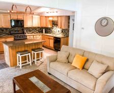 United States Michigan Marquette vacation rental compare prices direct by owner 2078518