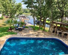 United States Texas Malakoff vacation rental compare prices direct by owner 2133312