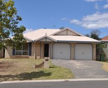 Australia Queensland Middle Ridge vacation rental compare prices direct by owner 11503623