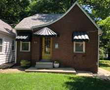 United States Illinois Peoria Heights vacation rental compare prices direct by owner 305724