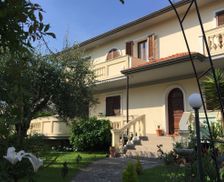 Italy Toscana Marina di Massa vacation rental compare prices direct by owner 6356297