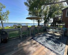 United States Wisconsin Pewaukee vacation rental compare prices direct by owner 28982521