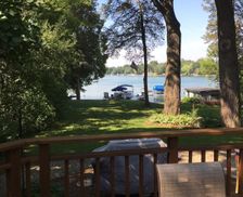 United States Wisconsin Oconomowoc vacation rental compare prices direct by owner 699927