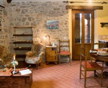 Italy Arezzo Pratovecchio vacation rental compare prices direct by owner 4866987