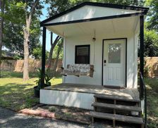 United States Texas Elgin vacation rental compare prices direct by owner 28184947